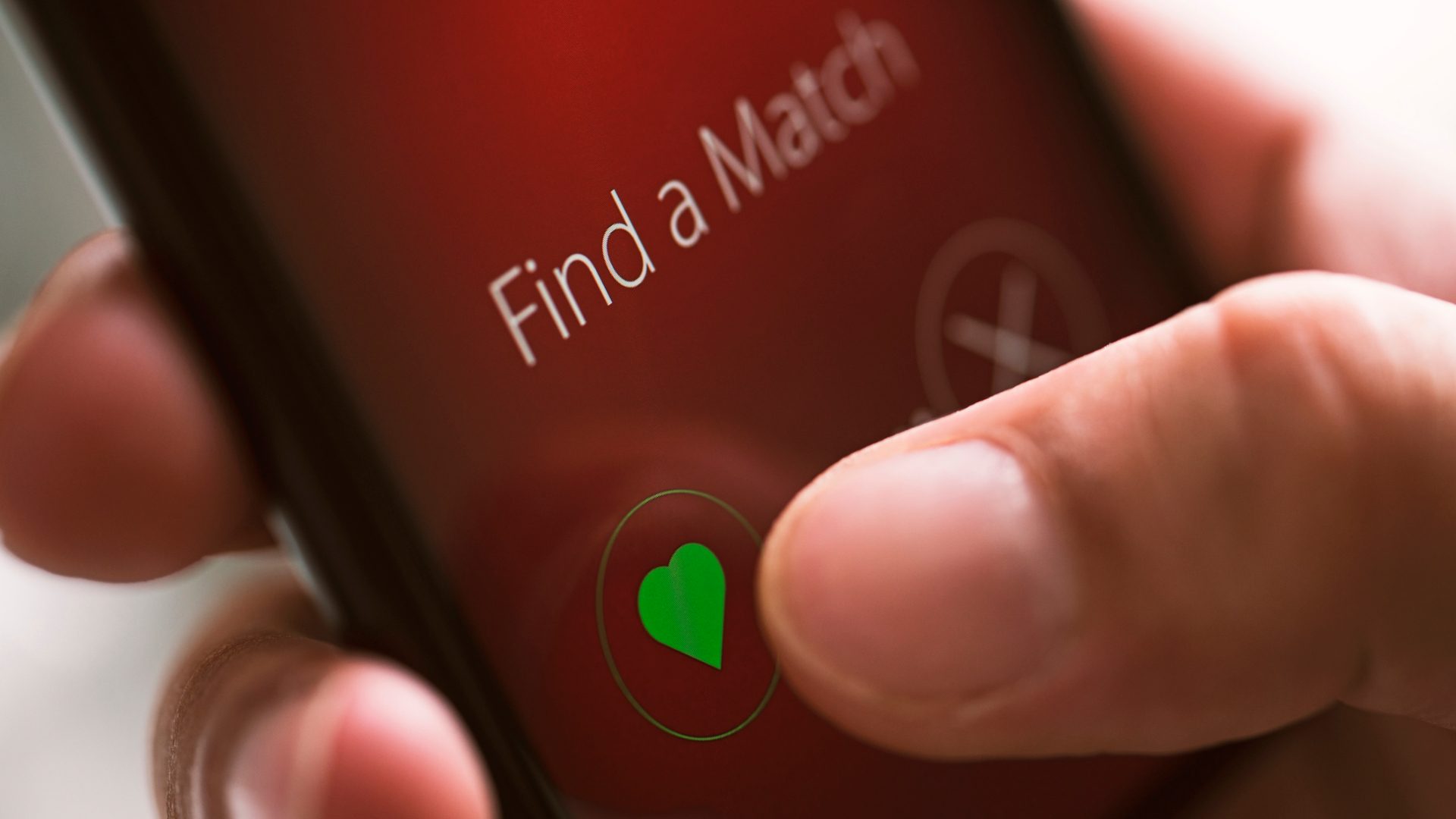 Oggi è Dating Sunday, il giorno del match perfetto (o quello in cui siamo più annoiati)