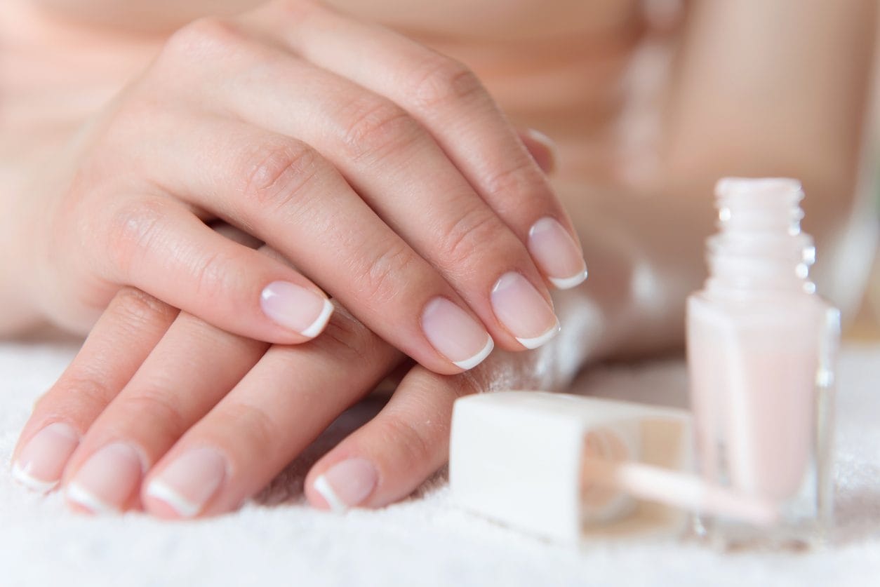 French manicure classica