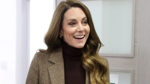 Kate Middleton suggerisce come vestirci quest'inverno: il trend del tono su tono