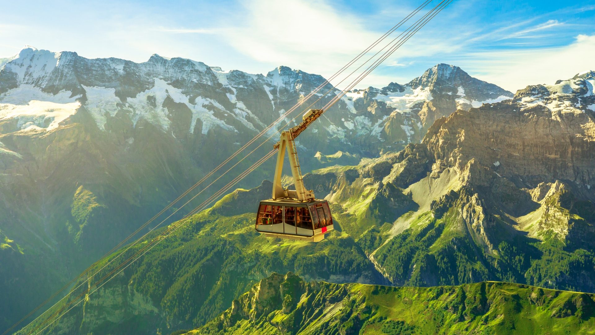 La storia del villaggio alpino che può essere raggiunto solo in funivia