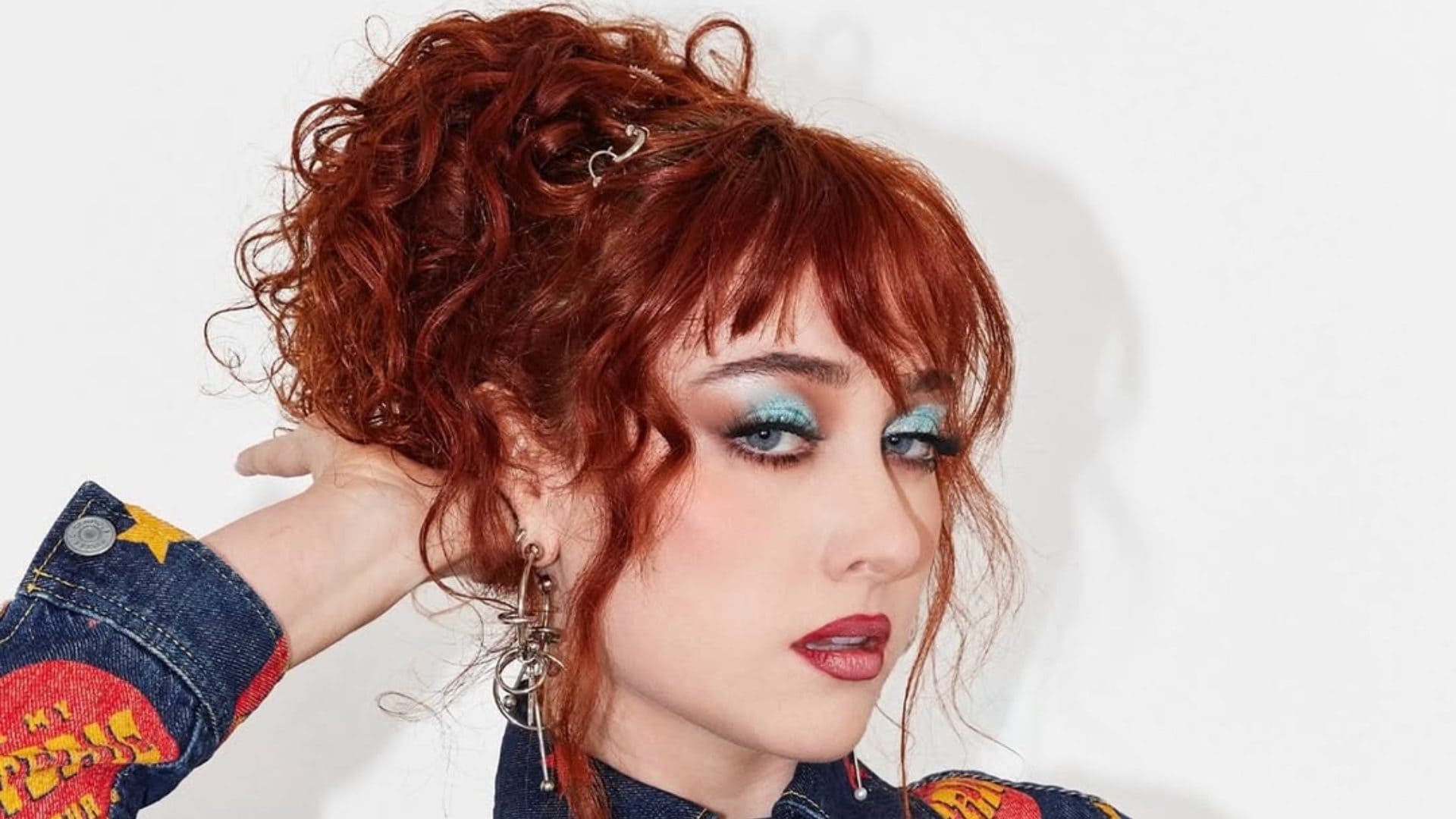 Il make-up del 2026 ha gli occhi in primo piano: addio nude, torna l'ombretto colorato