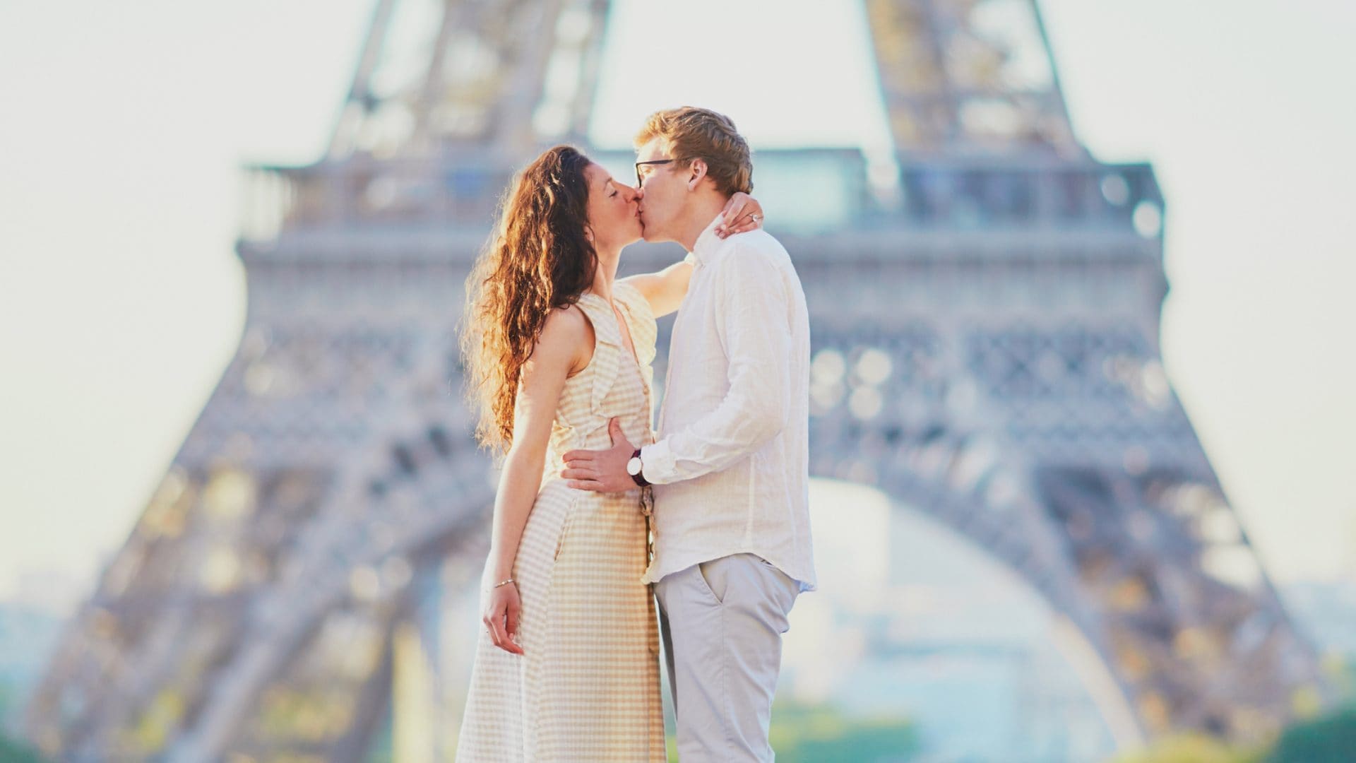 Parigi è la città più romantica d'Europa secondo Time Out: al secondo posto un'italiana