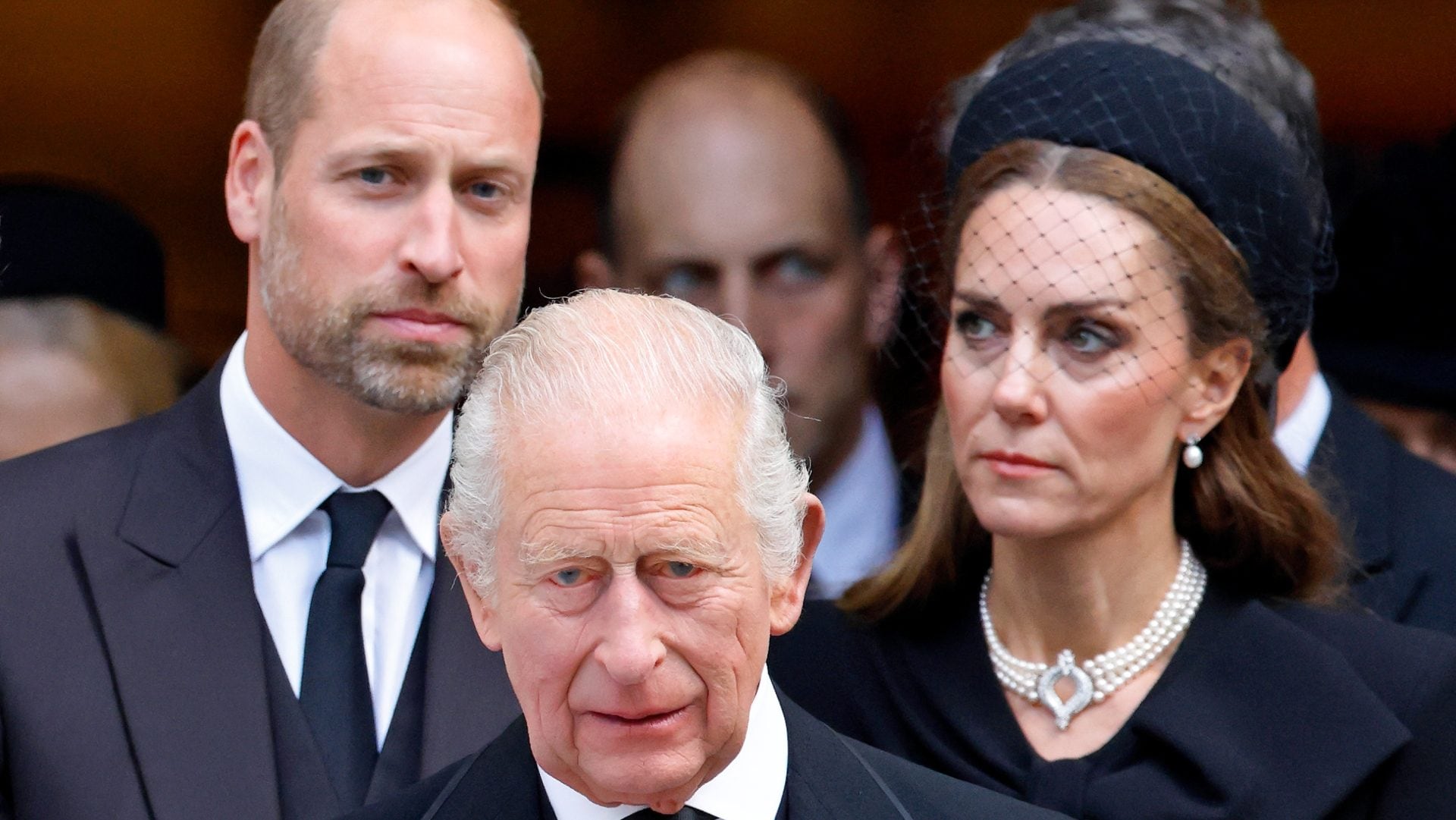 Re Carlo contro il protocollo: qual è il privilegio che ha concesso a Kate Middleton