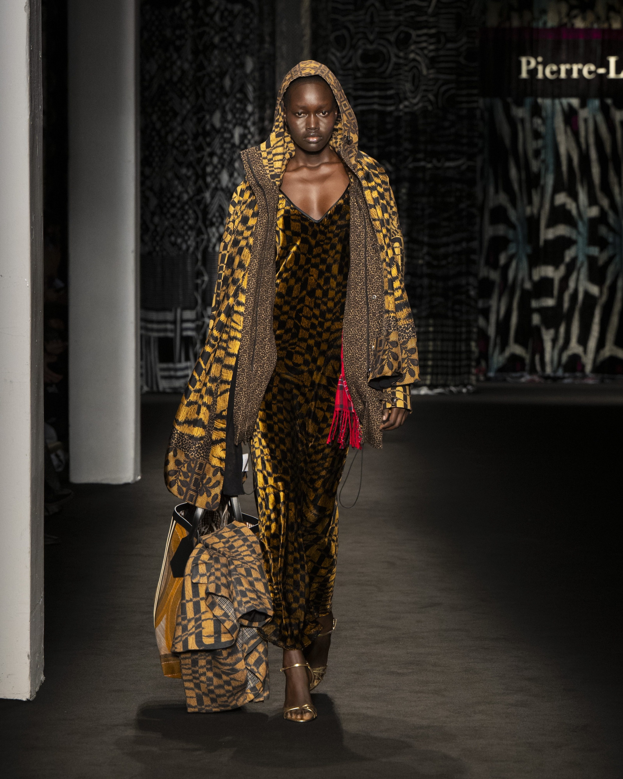 Cardigan con cappuccio Pierre–Louis Mascia