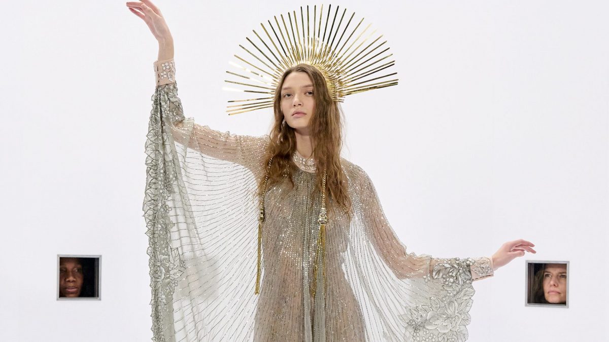 Un look dalla sfilata Haute Couture Primavera/Estate 2026 di Valentino