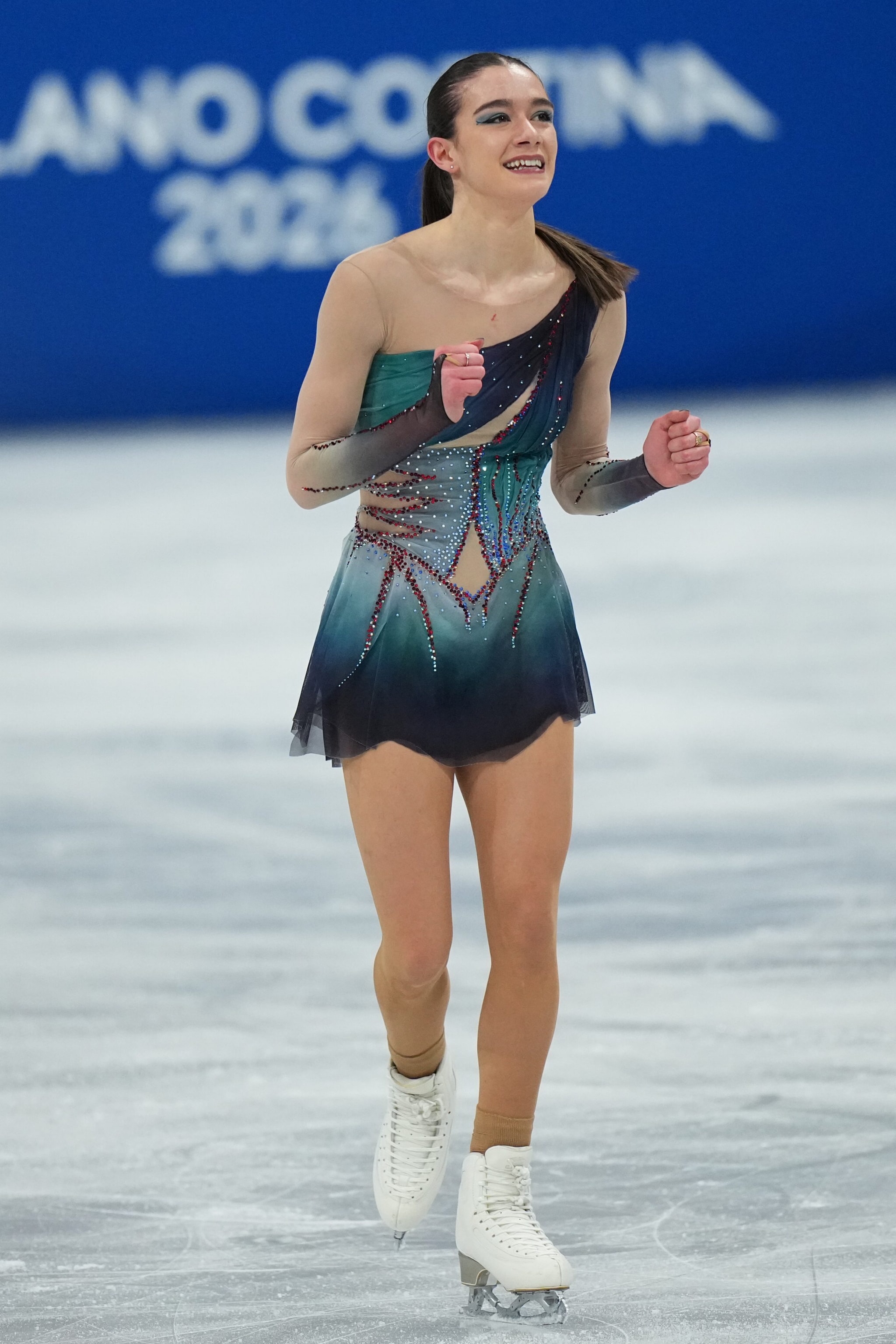 Lara Naki Gutmann con il costume squalo