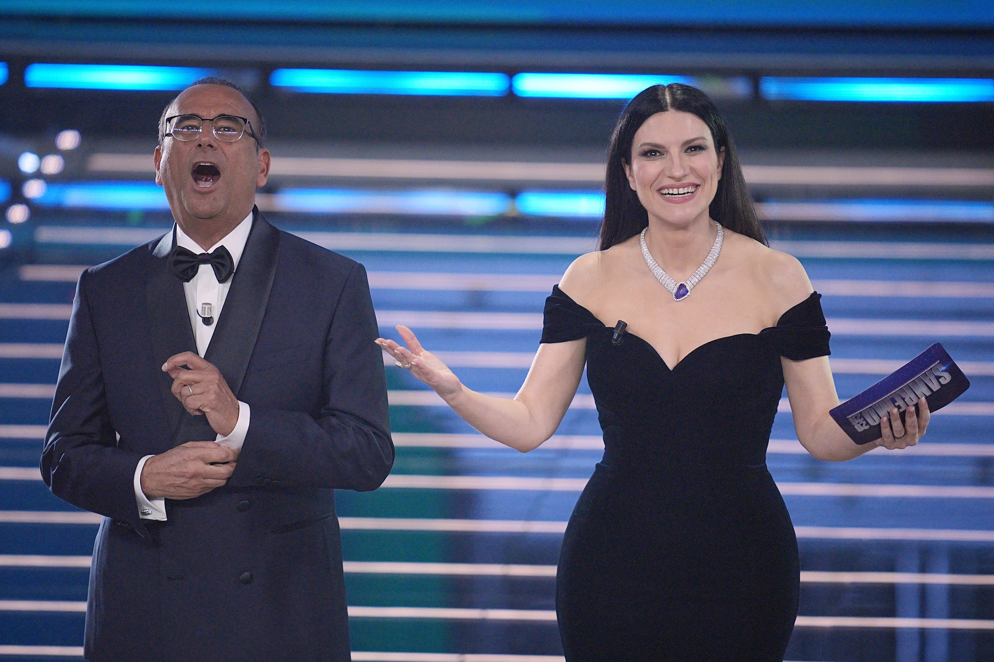 Laura Pausini con collana Pomellato