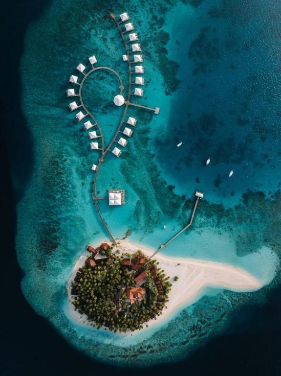 Diamonds Thudufushi Resort & SPAi Beach & Water Villas