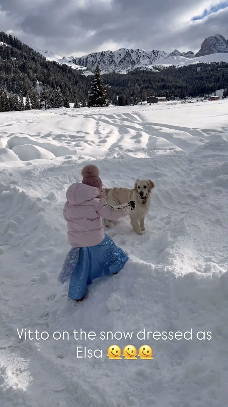 Vittoria Ferragni vestita da Elsa sulla neve