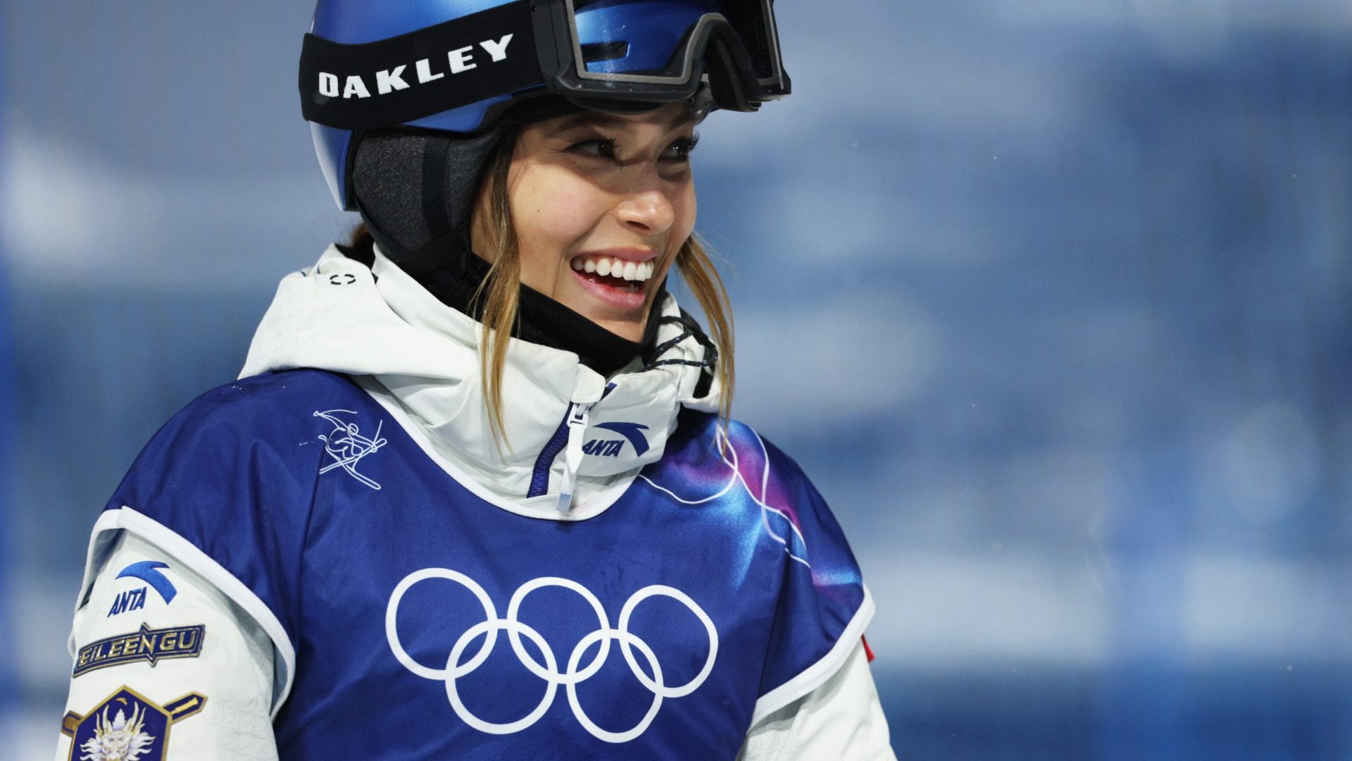 Il significato dei disegni sulla tuta di Eileen Gu: le sue medaglie d'argento non sono ori persi