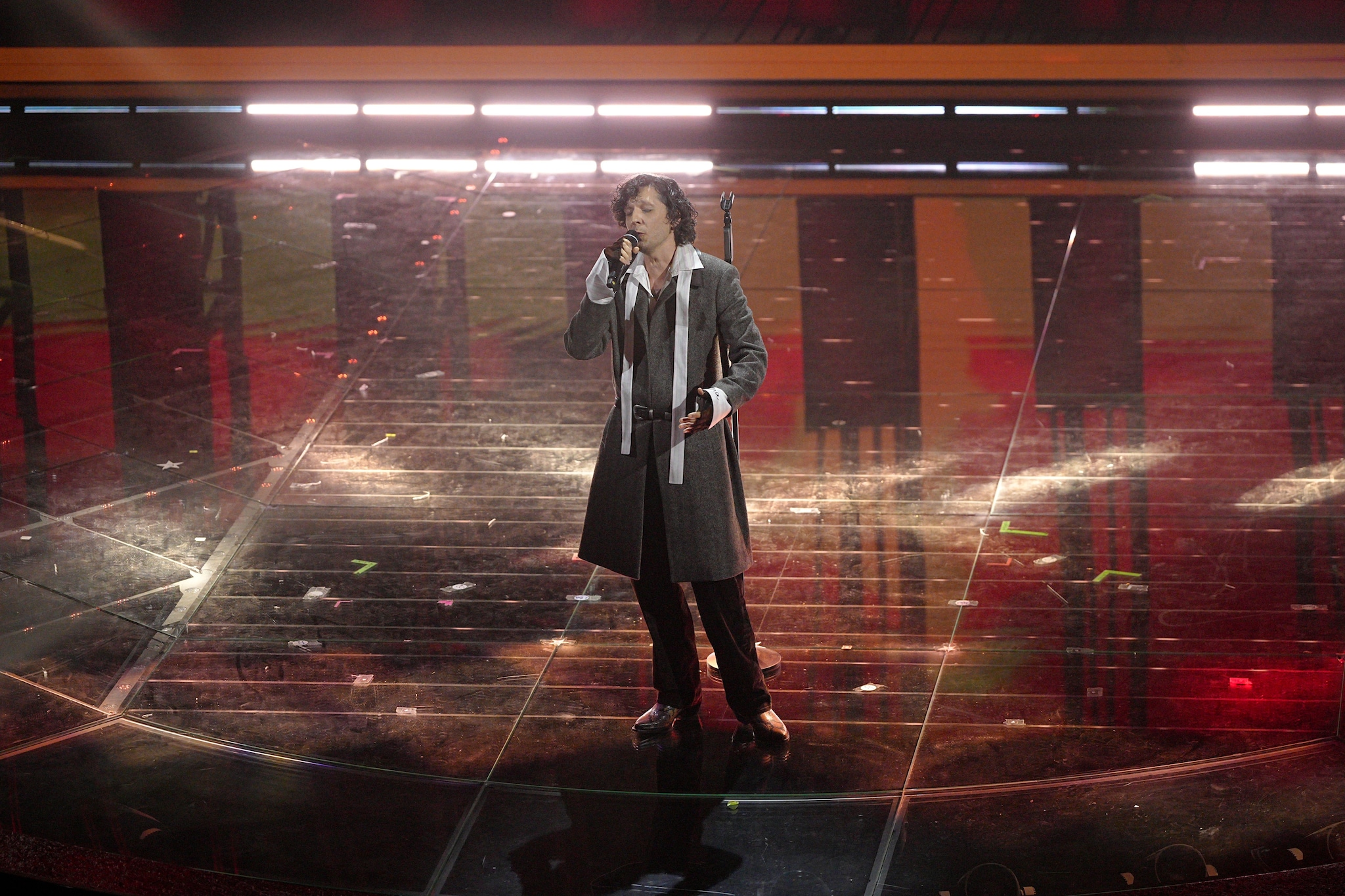 Ermal Meta durante la sua performance