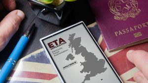 Visto Eta per il Regno Unito, scatta oggi l'obbligo anche per gli italiani: le regole per turisti e studenti