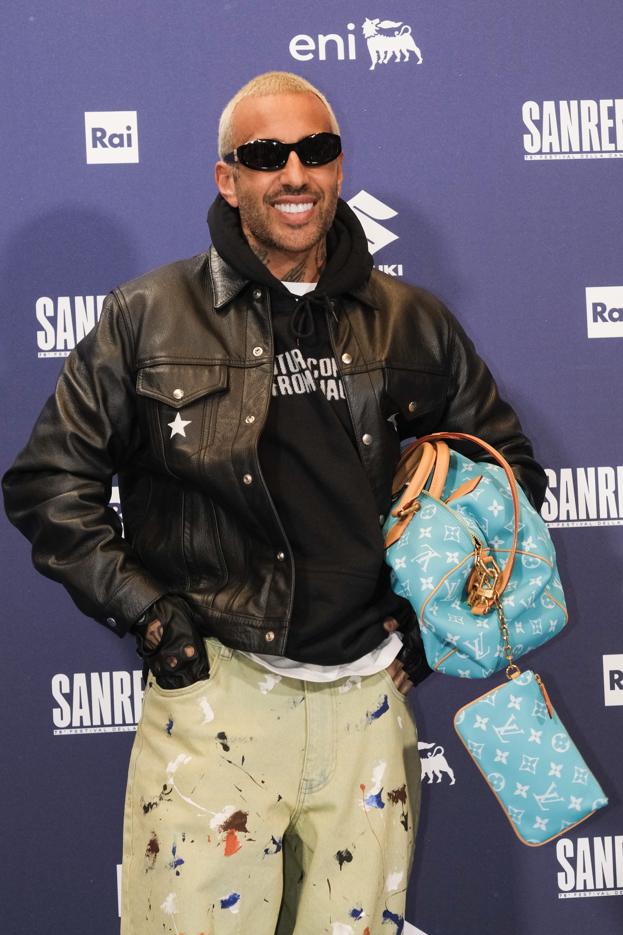 Luché con la borsa logata di Louis Vuitton