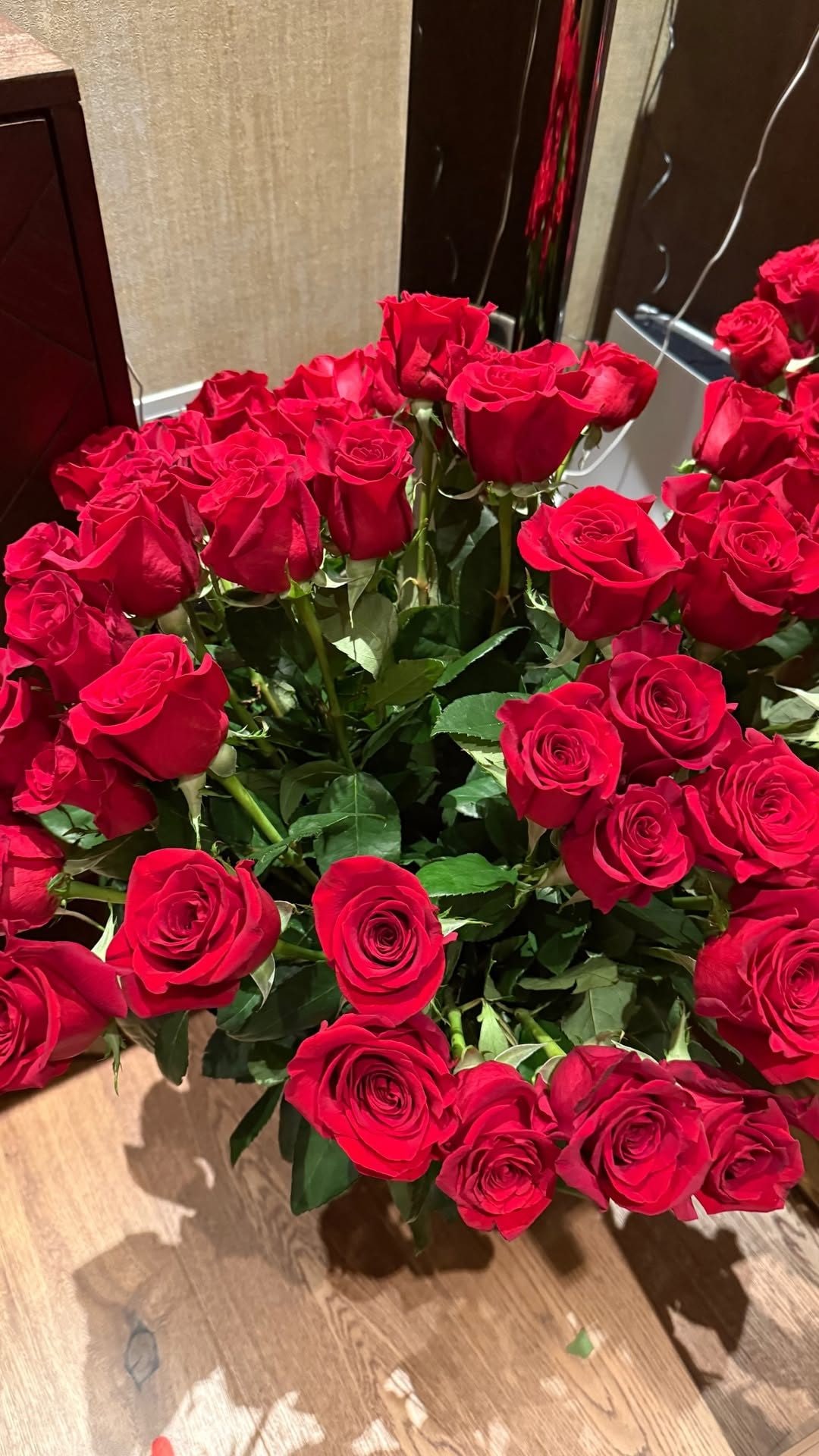 Il classico mazzo di rose rosse per Elettra
