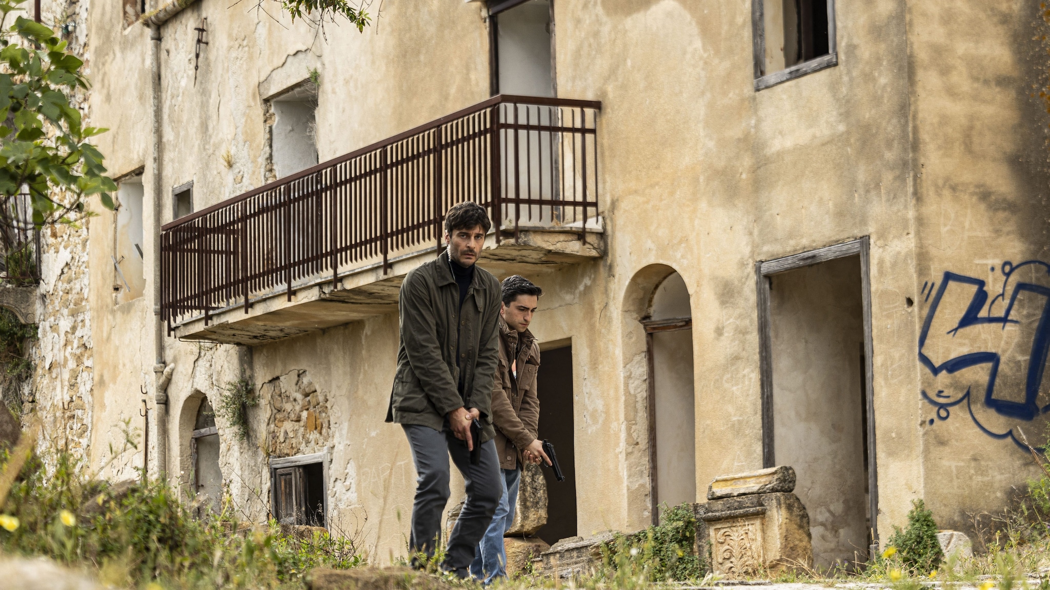 Lino Guanciale in una scena della serie