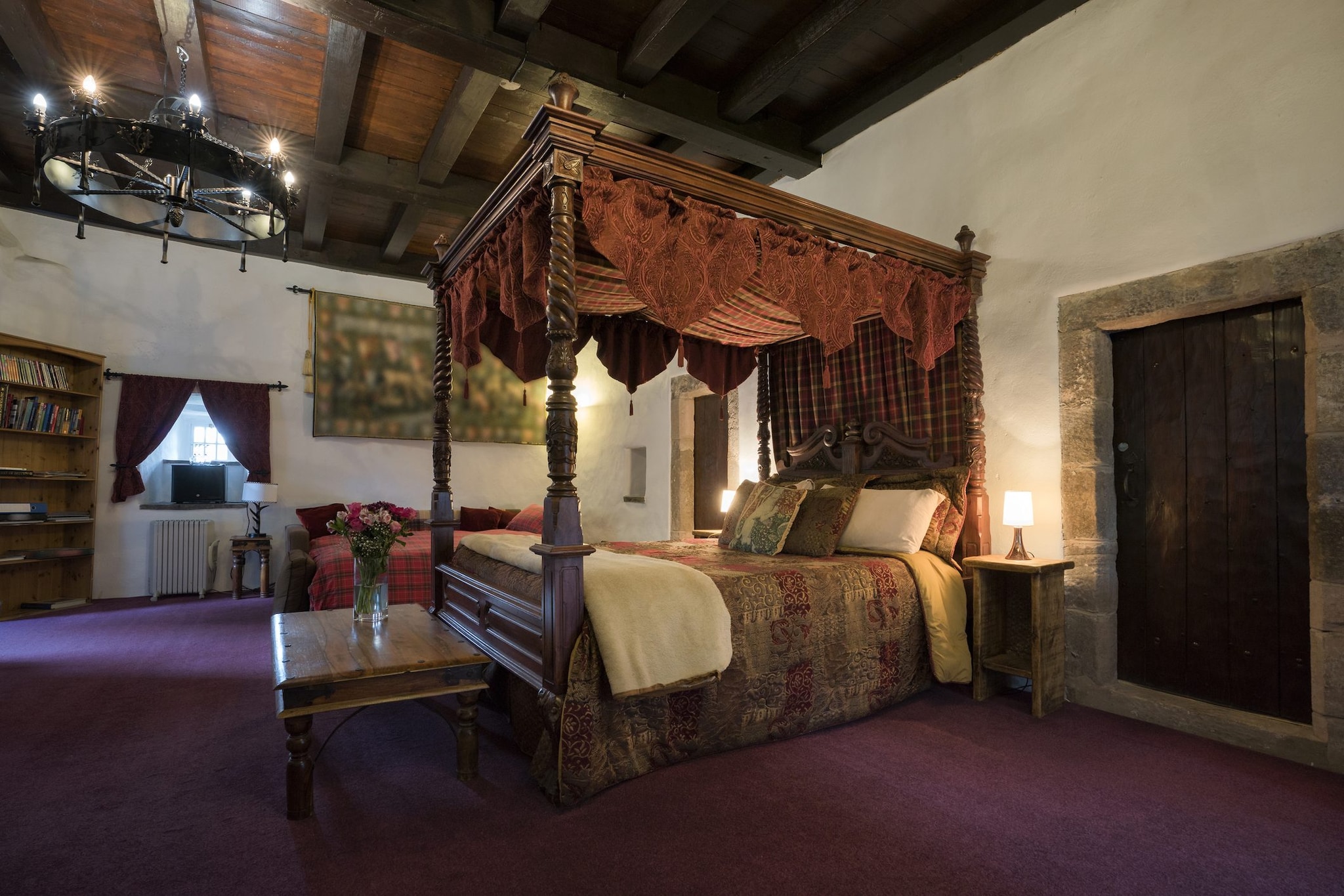 La camera da letto di Laird in una locanda del castello
