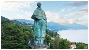 Una delle statue più alte del mondo si trova in Italia e si può entrare salendo fino in cima