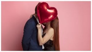 San Valentino, come condiziona emozioni e relazioni: "È marketing non vita vera”