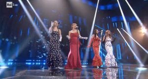 Elettra e Las Ketchup: coi look coordinati a pois ci portano nei Duemila ballando Aserejé