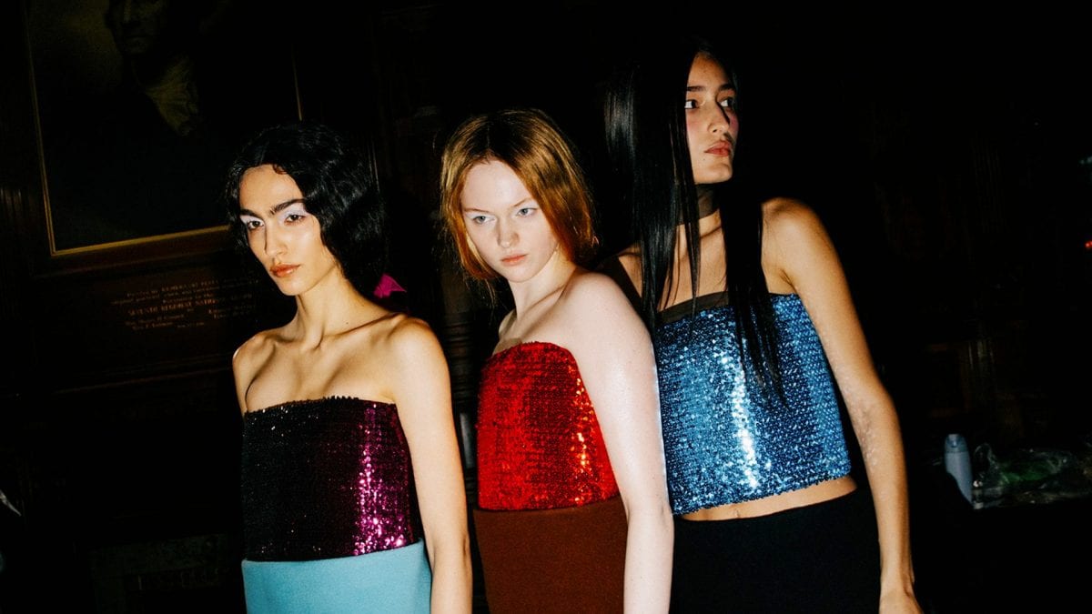 Il backstage della sfilata Autunno/Inverno 26–27 di Marc Jacobs