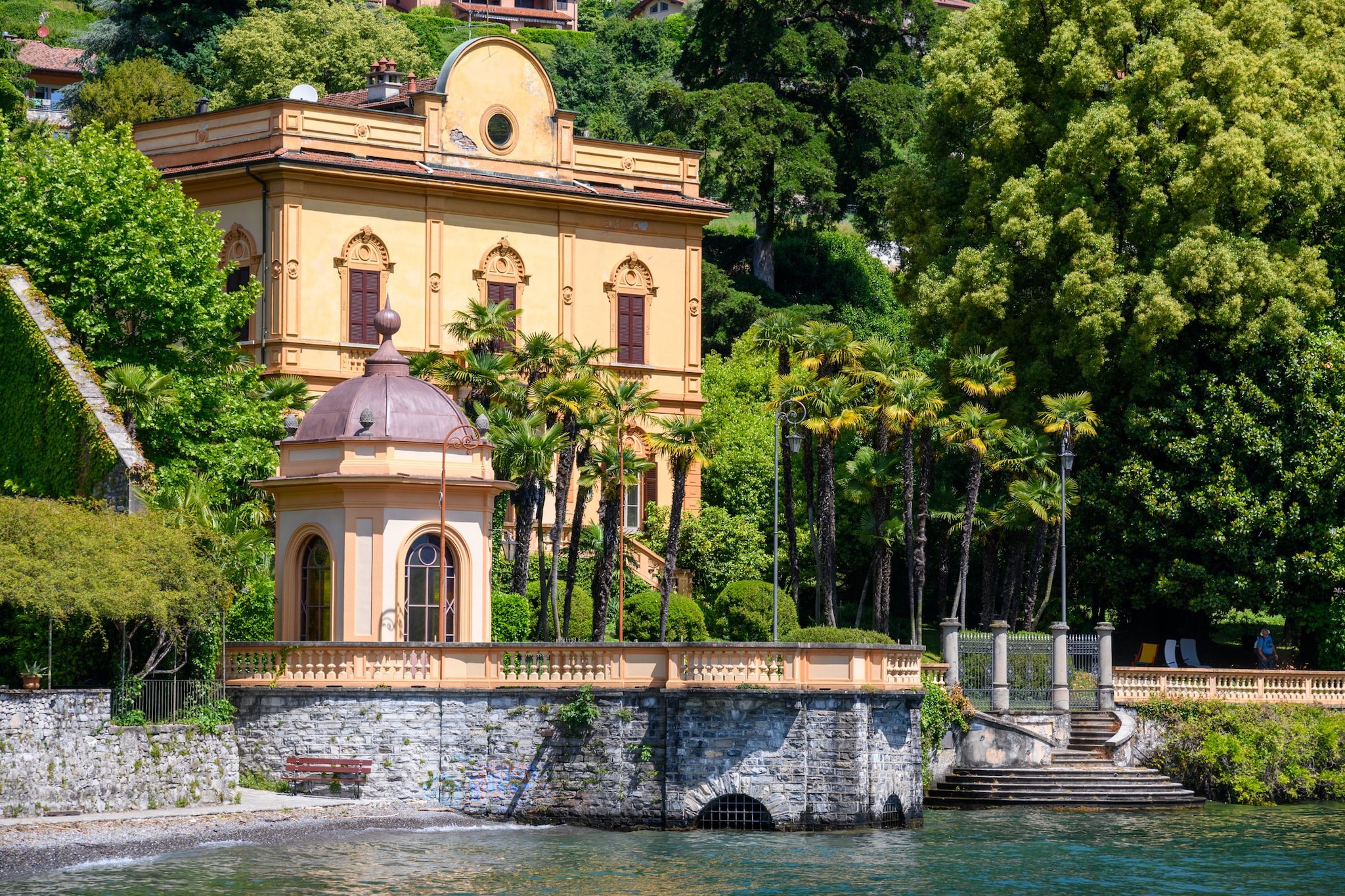 Vista su Lenno, il suo Lago di Como e la Greenway