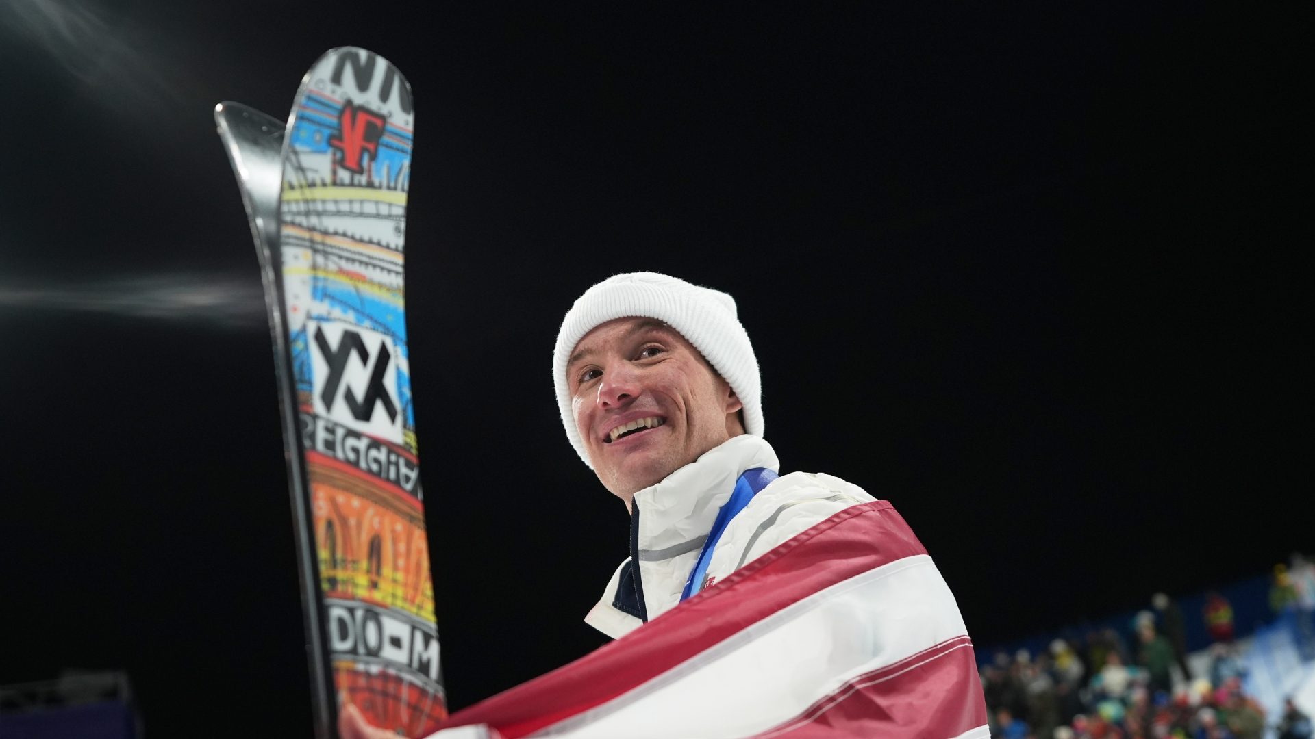 Alex Ferreira, quanto costano gli sci con la tigre del campione olimpico di Milano Cortina