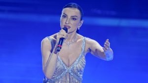 Quanto costa la collana di diamanti che Arisa ha indossato durante la terza serata del Festival