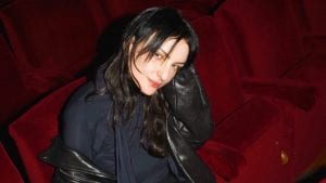 Arisa fa il fitting dei vestiti di Sanremo