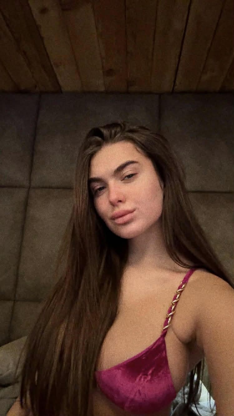 Chanel Totti col bikini di velluto