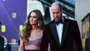 Kate Middleton incanta ai BAFTA con un romantico look di coppia