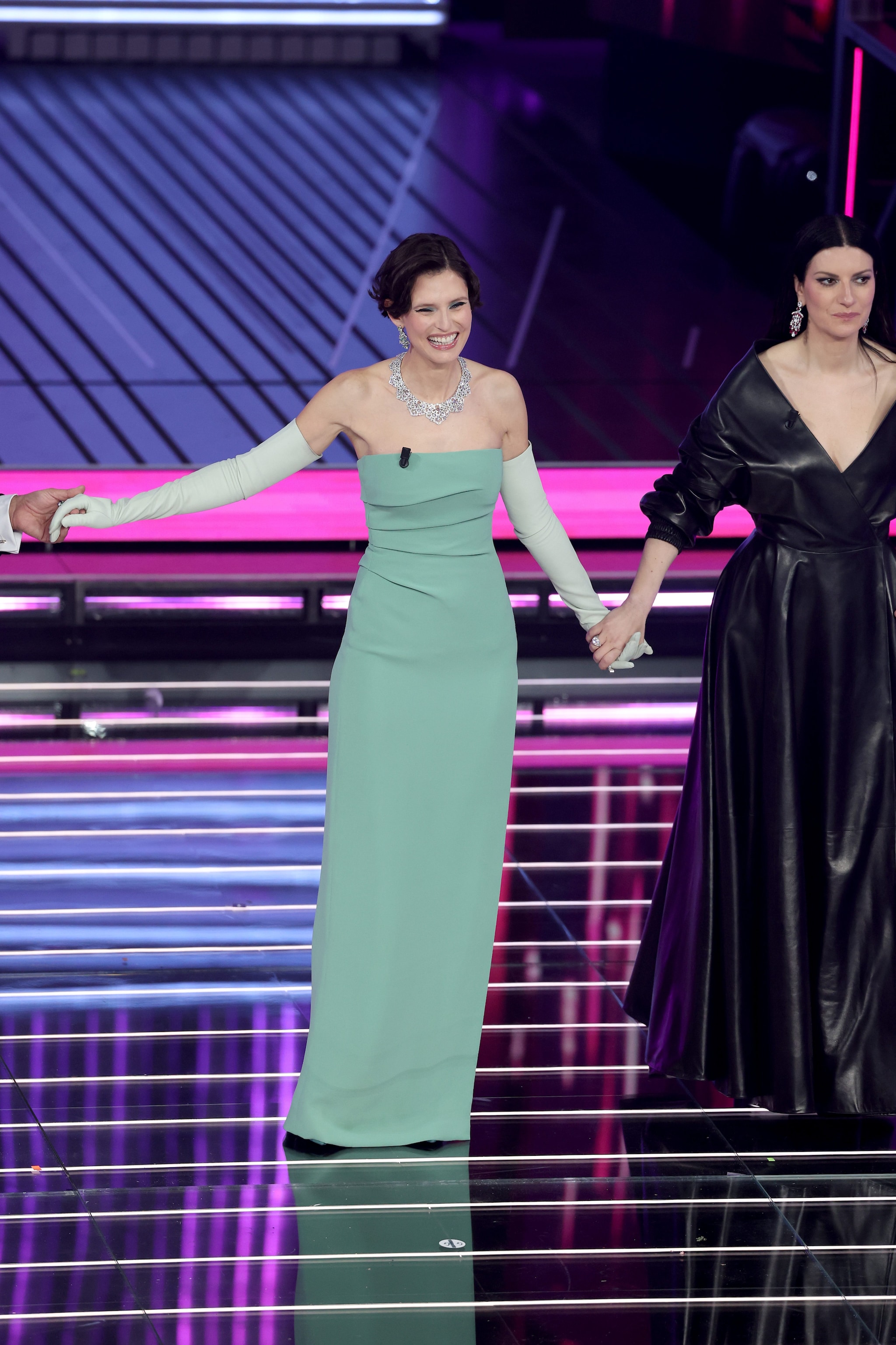 Bianca Balti in Valentino con gioielli Bulgari