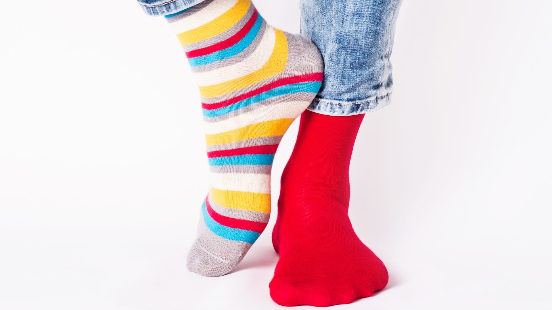 È la giornata dei calzini spaiati, nata per ricordarci che la diversità è bella