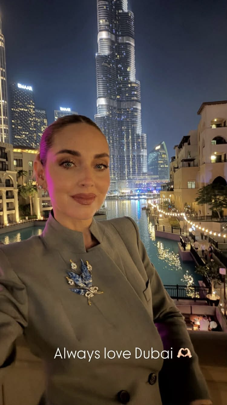 Chiara Ferragni con la spilla vintage