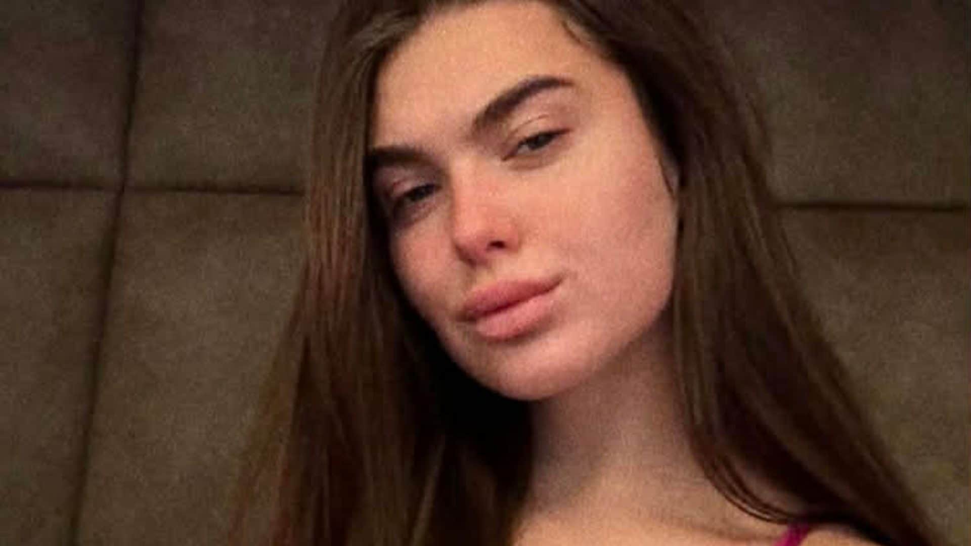 L'inverno in bikini di Chanel Totti: "ruba" il due pezzi di velluto a mamma Ilary Blasi