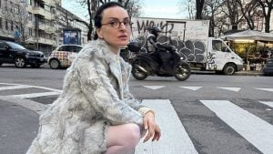 Il ritorno dei collant colorati, il trend lanciato da Arisa a poche settimane da Sanremo 2026