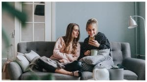 Chi è il couch friend, l'amico che tutti dovremmo avere nella nostra vita