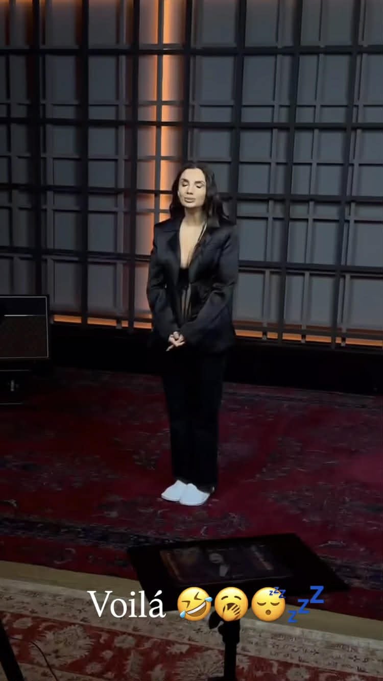 Elettra Lamborghini in total black