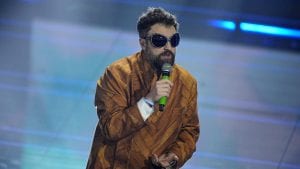 Perché Dargen d'Amico aveva il parquet stampato sul vestito