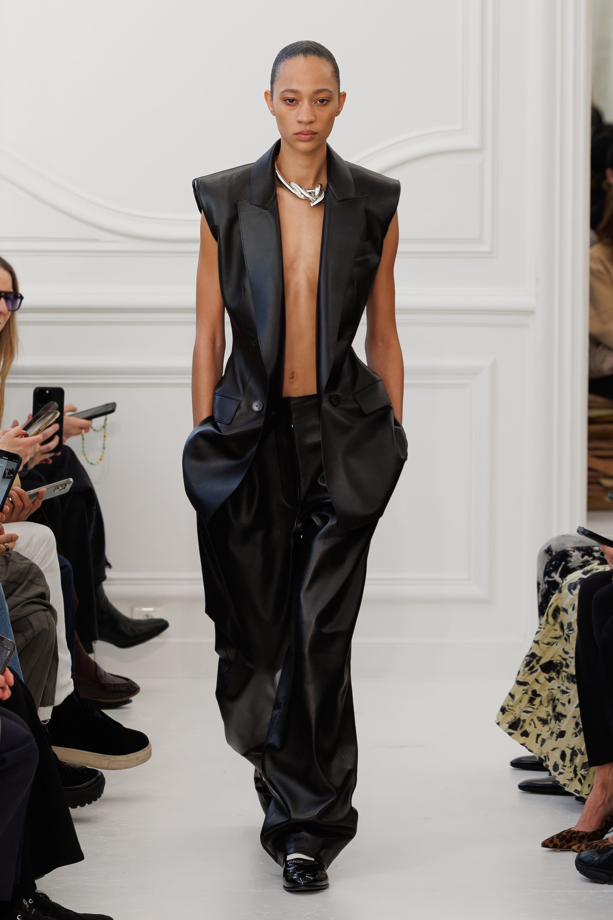 Gilet in pelle Givenchy by Sarah Burton