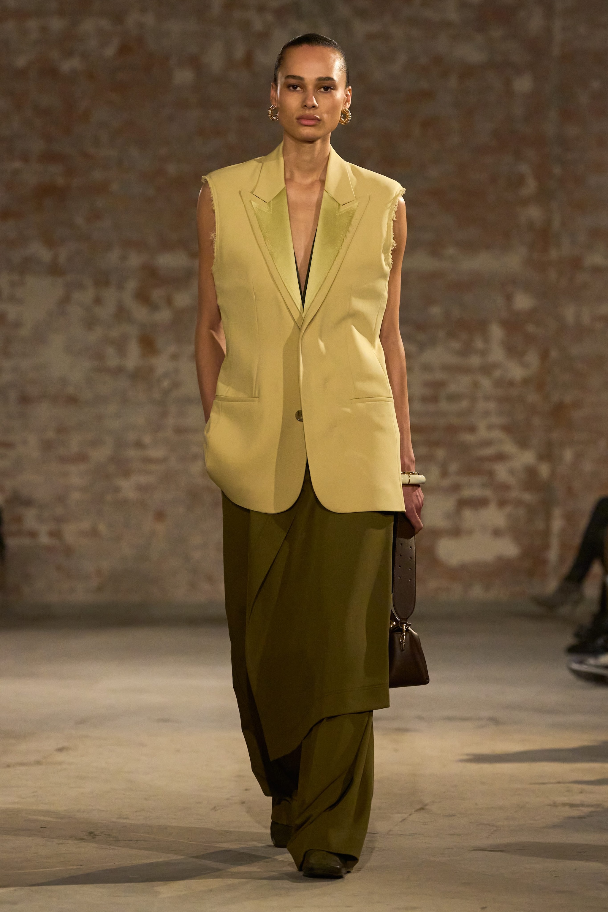 Look con gilet sartoriale Ami Paris