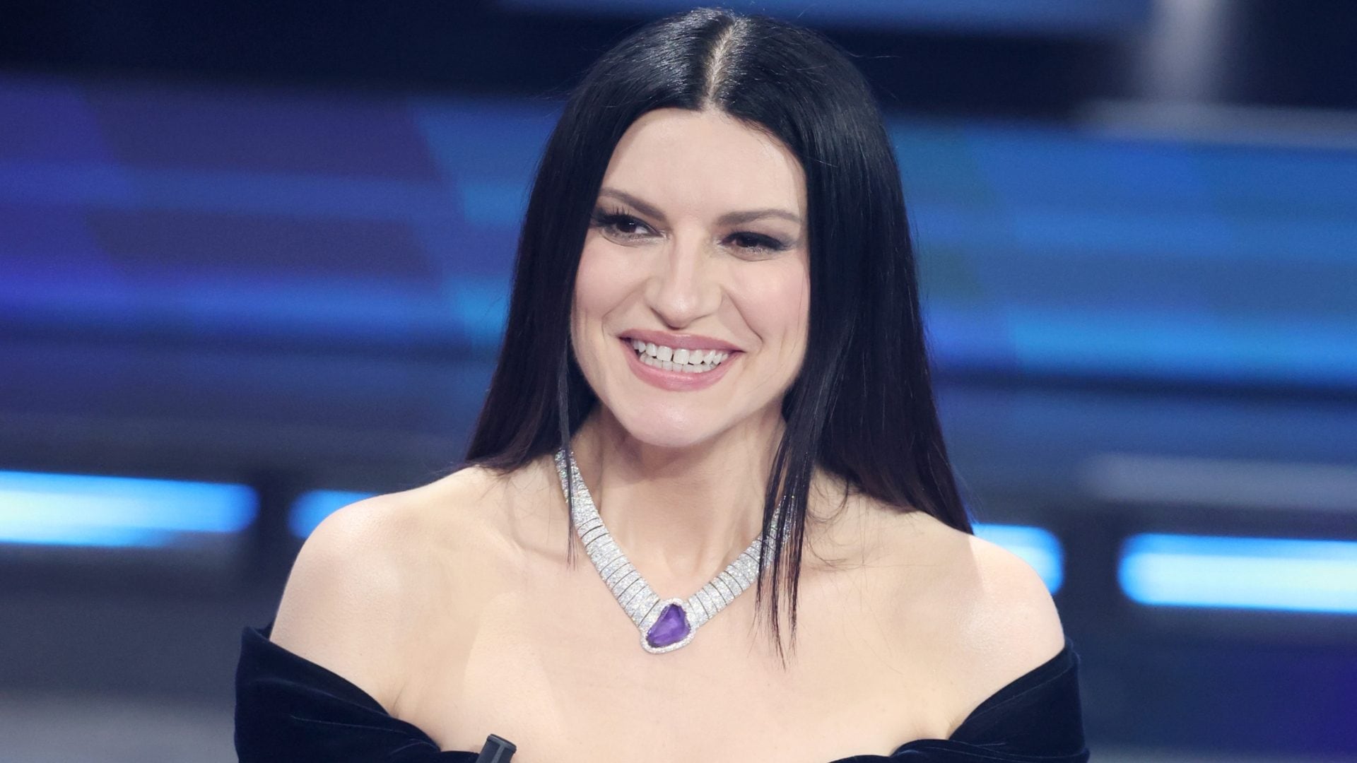 La collana di Laura Pausini a Sanremo 2026: il gioiello degli anni '60 con 78 diamanti e tanzanite