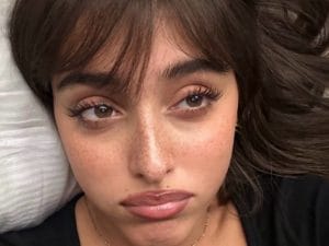 Giulia Stabille cambia look: è il momento della frangetta a tendina