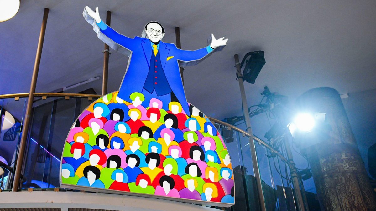 L’installazione dedicata a Pippo Baudo a Sanremo