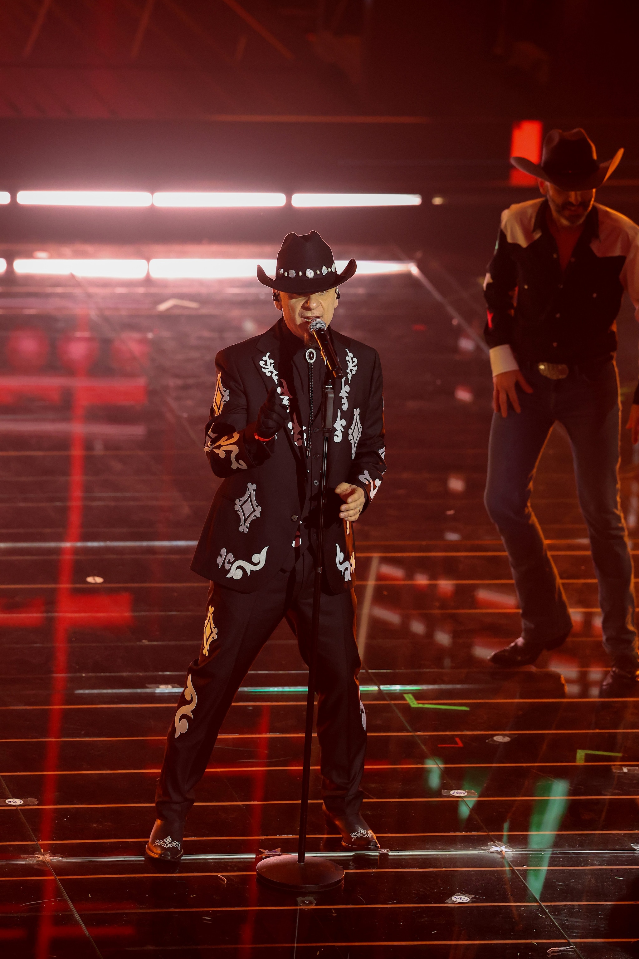 J–Ax in Sartoria Milano