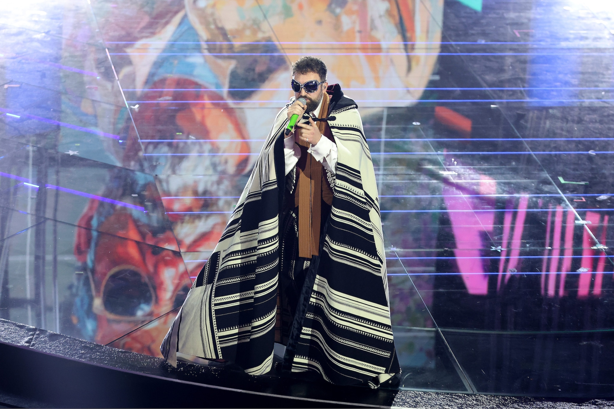 Dargen D’Amico in Mordecai