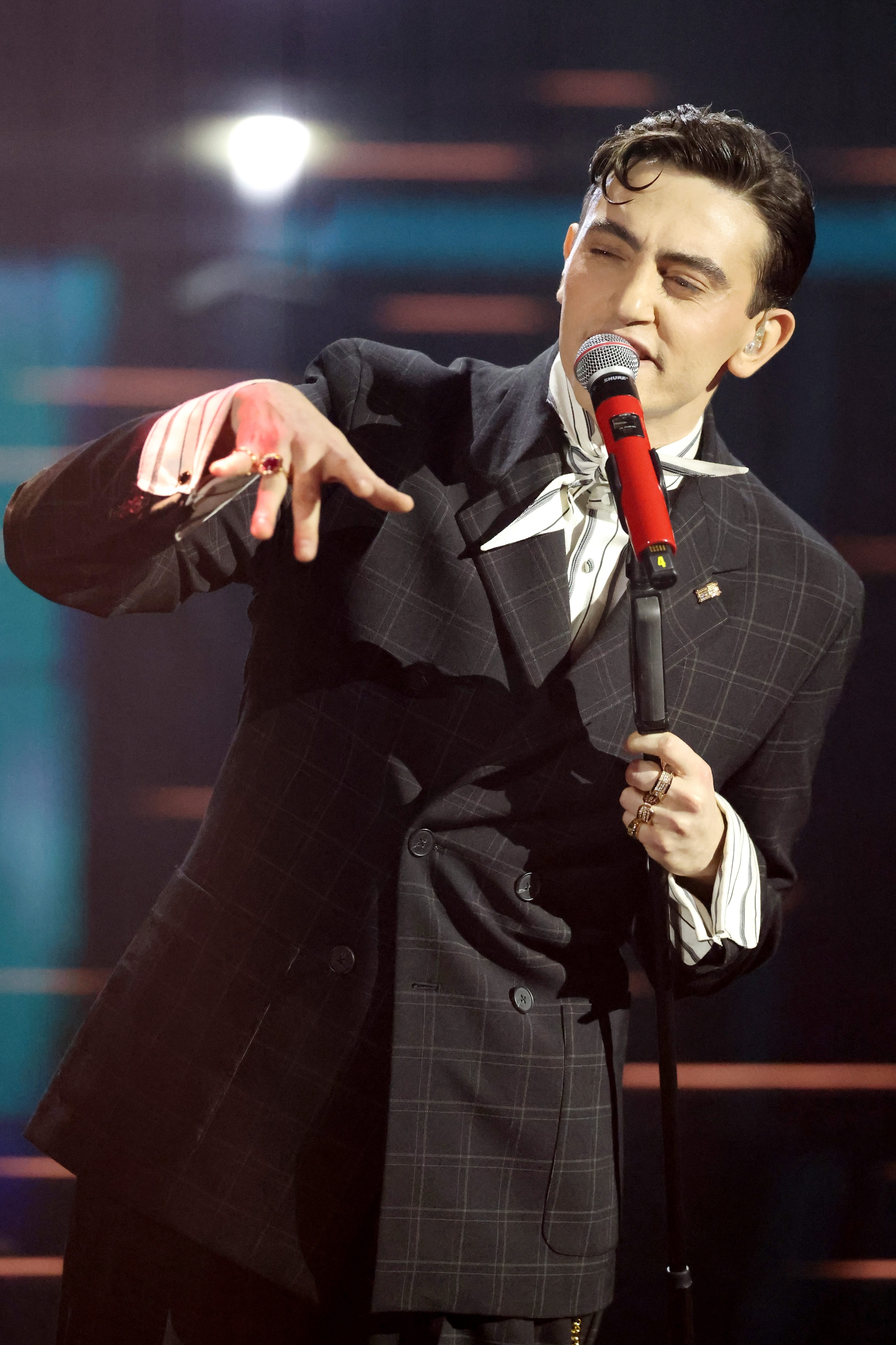 Michele Bravi in Antonio Marras nella prima serata del Festival