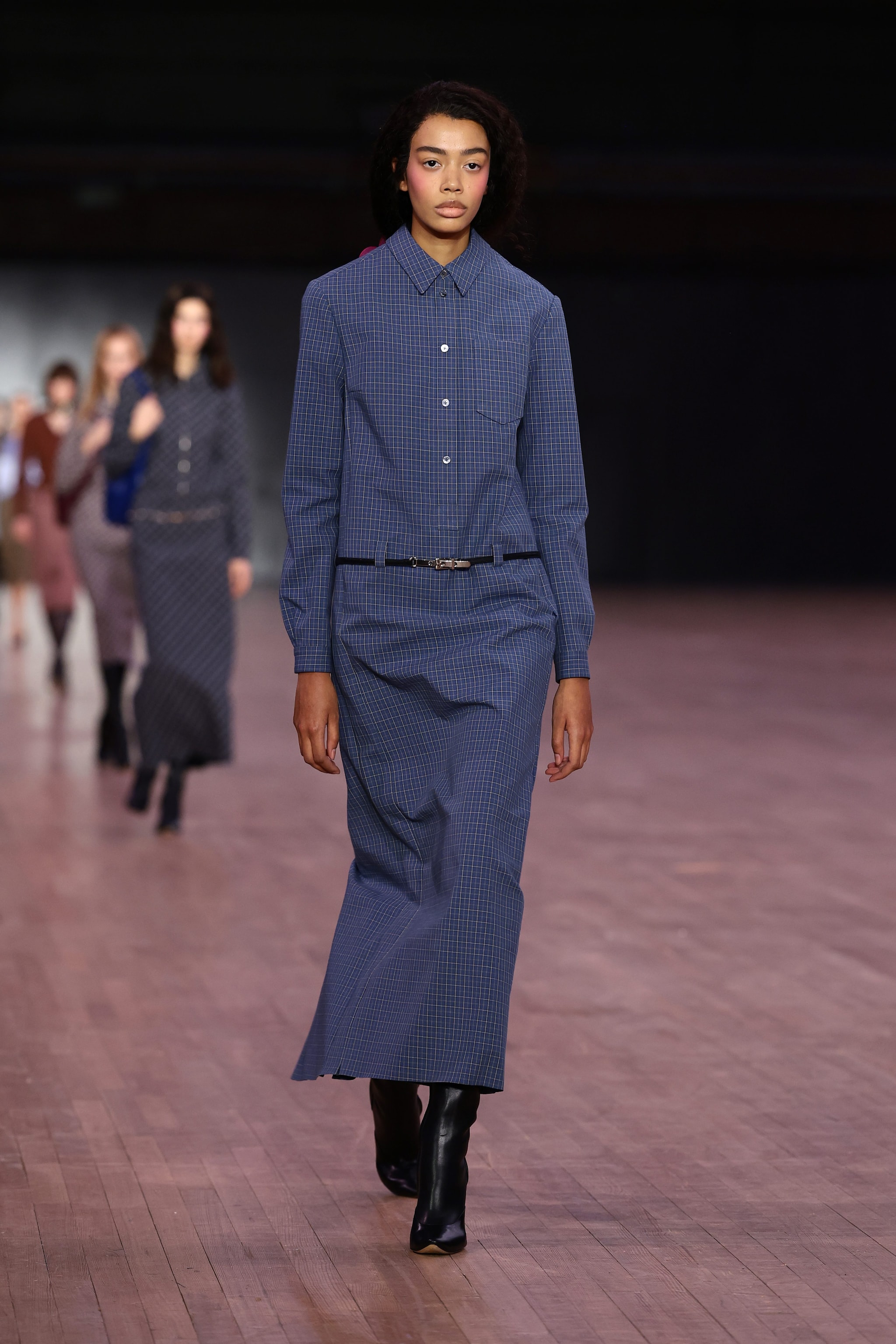 Un look della sfilata Autunno/Inverno 2026–2027 di Marc Jacobs