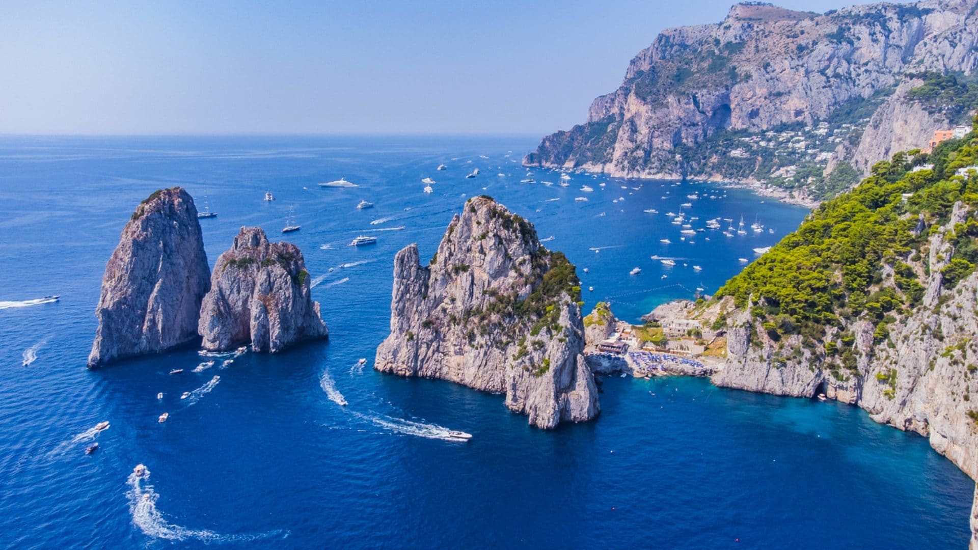 Capri contro l'overtourism: quali sono le nuove regole per limitare il numero di turisti