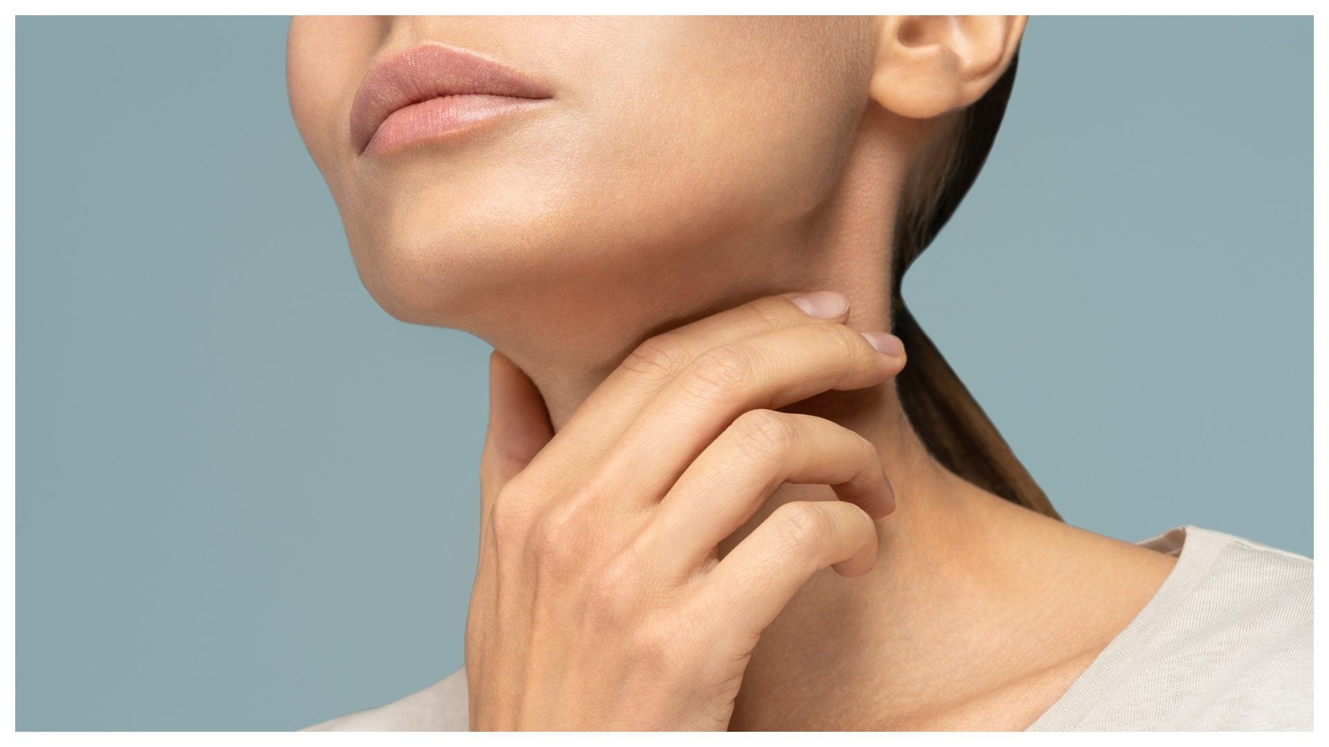 Peli sul mento, l'endocrinologo: "Pinzette e laser non bastano, bisogna andare all'origine del problema"