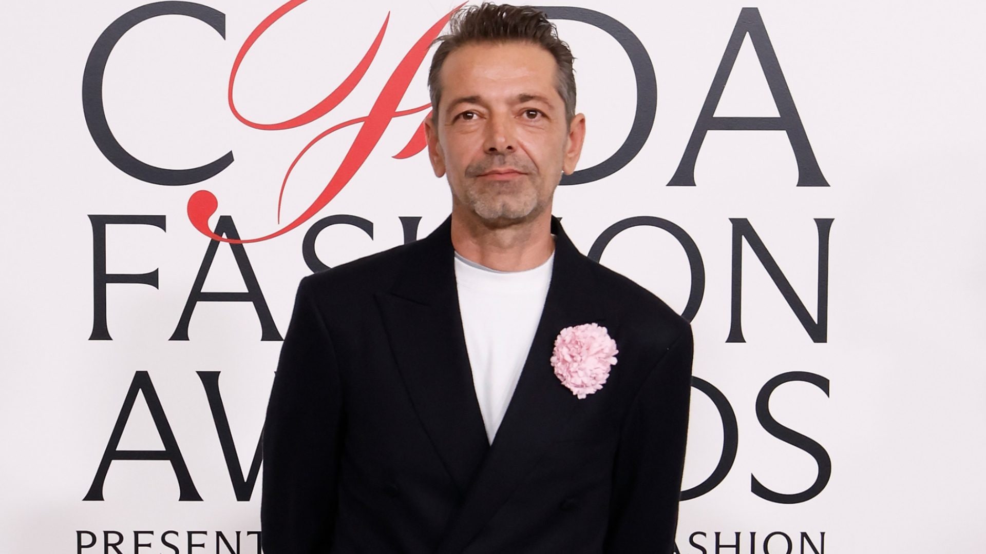 Pieter Mulier alla guida di Versace, chi è il nuovo Direttore Creativo